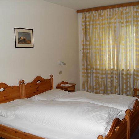 Residence Ben Ste St. Ulrich in Gröden Zimmer foto