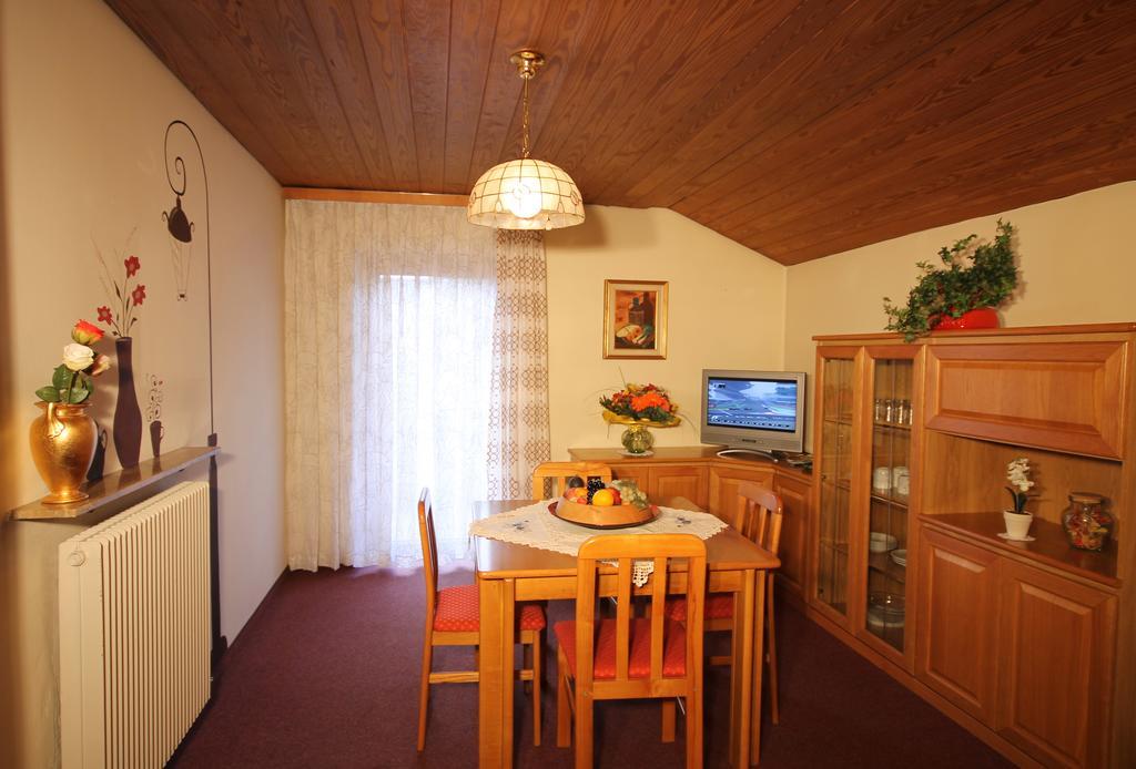 Residence Ben Ste St. Ulrich in Gröden Zimmer foto