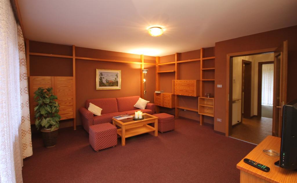 Residence Ben Ste St. Ulrich in Gröden Zimmer foto
